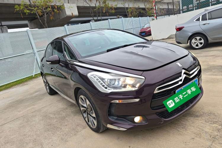 Used DS 5 2014 1.6T Luxury Edition THP200 Front Right 45 Deg