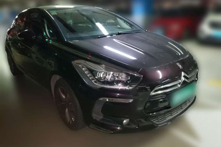 Used DS 5 2014 1.6T Luxury Edition THP160 Front Right 45 Deg