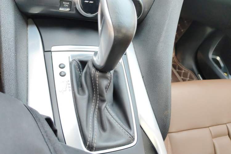 Used DS 5 2014 1.6T Prestige Edition THP200 Gear Lever