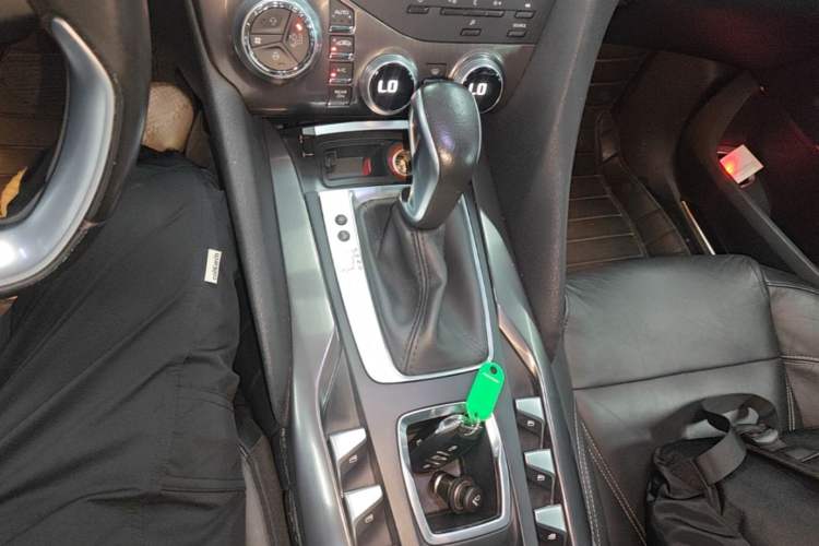 Used DS 5 2014 1.6T Luxury Edition THP160 Gear Lever