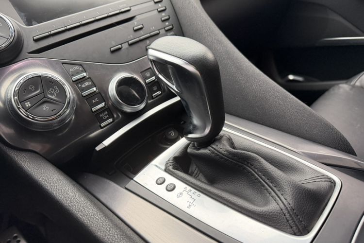 Used DS 5 2014 1.6T Luxury Edition THP200 Gear Lever