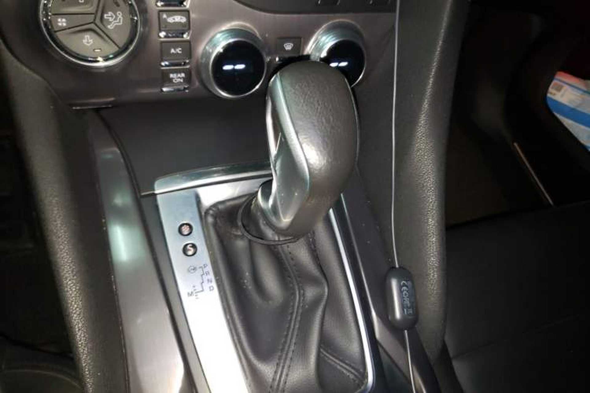Used DS 5 2014 1.6T Luxury Edition THP160 Gear Lever