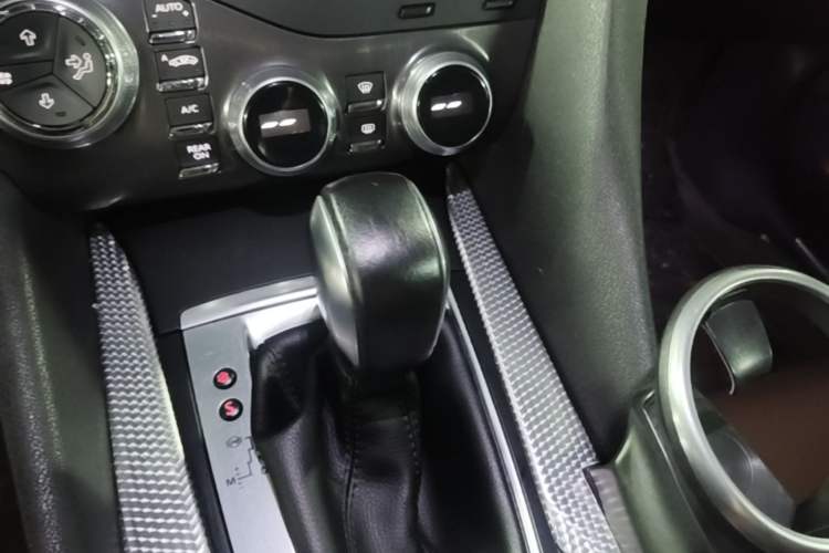 Used DS 5 2014 1.6T Luxury Edition THP200 Gear Lever