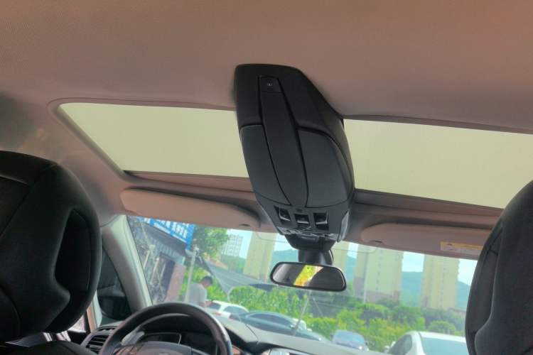Used DS 5 2014 1.6T Elegant Version THP160 Headliner