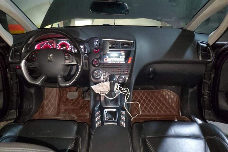 Used DS 5 2014 1.6T Luxury Edition THP160 Interior 2
