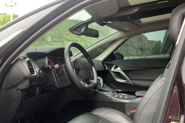 Used DS 5 2014 1.6T Elegant Version THP160 Interior 2