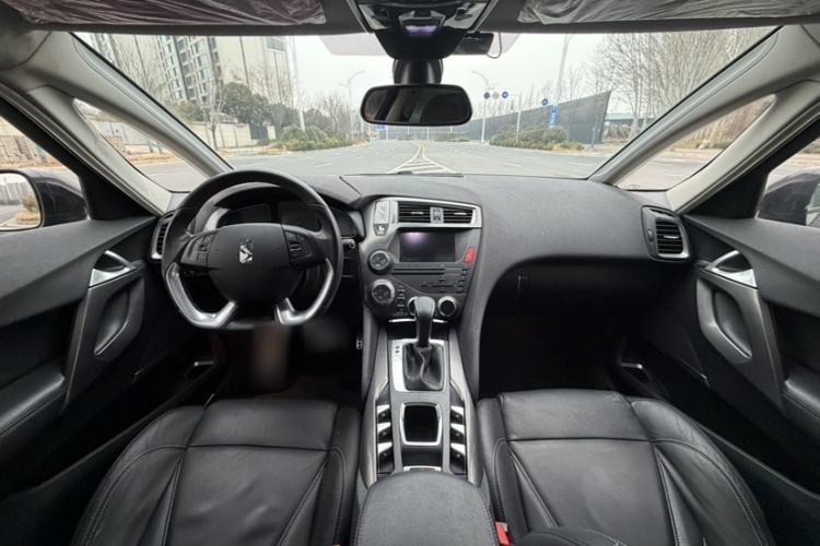 Used DS 5 2014 1.6T Luxury Edition THP200 Interior 3