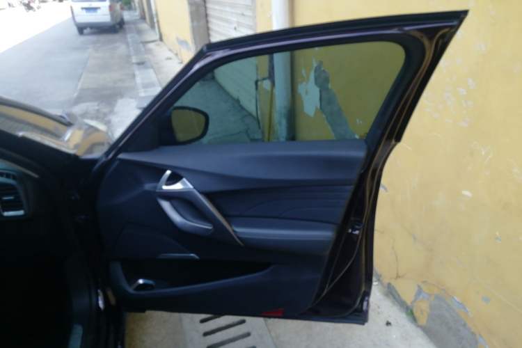 Used DS 5 2014 1.6T Elegant Version THP160 Interior 5