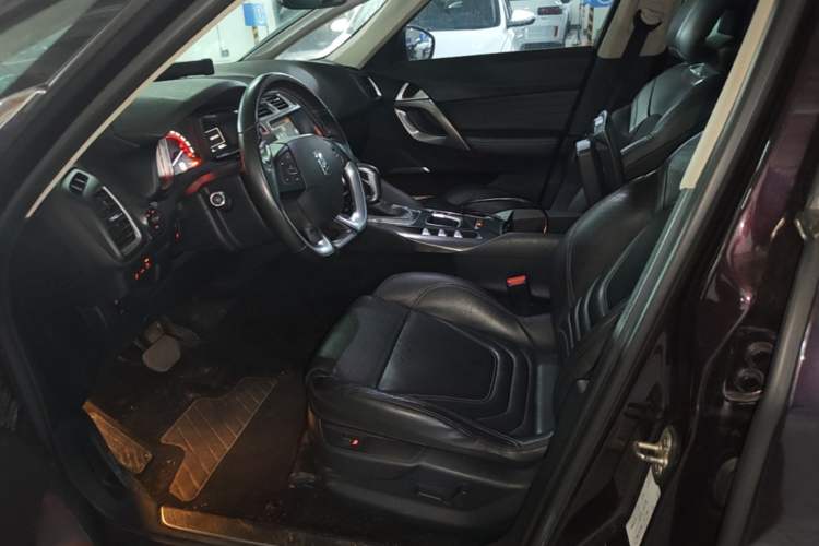 Used DS 5 2014 1.6T Luxury Edition THP160 Left Front Seat
