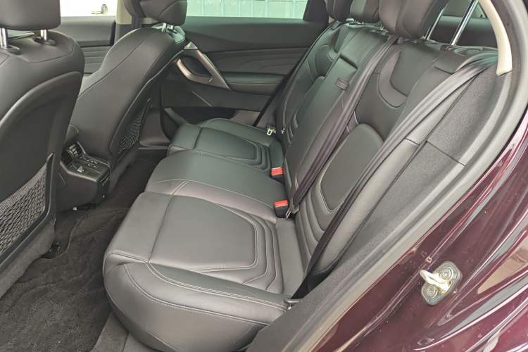 Used DS 5 2014 1.6T Luxury Edition THP200 Left Rear Seat