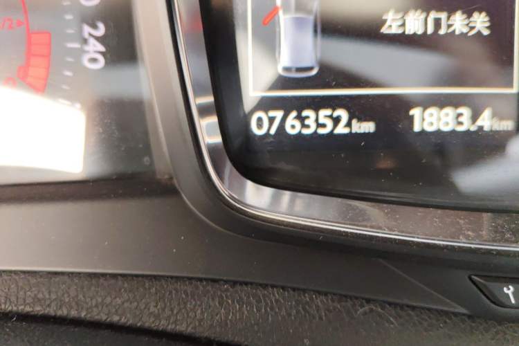 Used DS 5 2014 1.6T Prestige Edition THP200 Odometer Close Up
