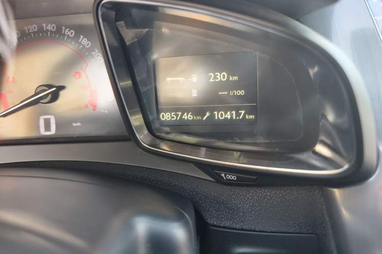 Used DS 5 2014 1.6T Luxury Edition THP160 Odometer Close Up