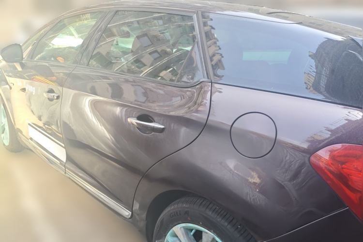 Used DS 5 2014 1.6T Luxury Edition THP160 Rear Left 45 Deg