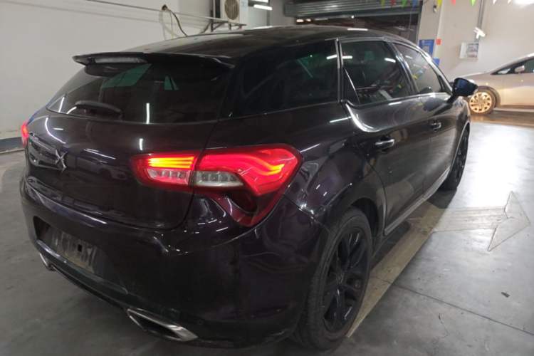 Used DS 5 2014 1.6T Luxury Edition THP160 Rear Right 45 Deg