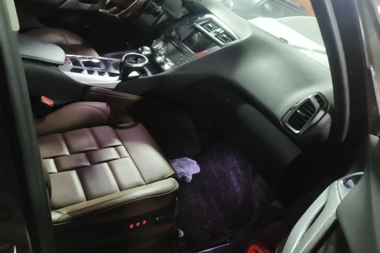 Used DS 5 2014 1.6T Luxury Edition THP200 Right Front Seat