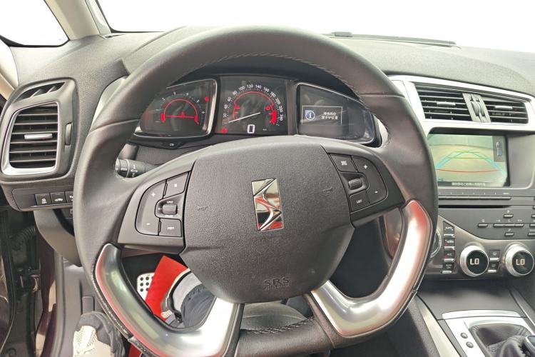Used DS 5 2014 1.6T Luxury Edition THP200 Steering Wheel