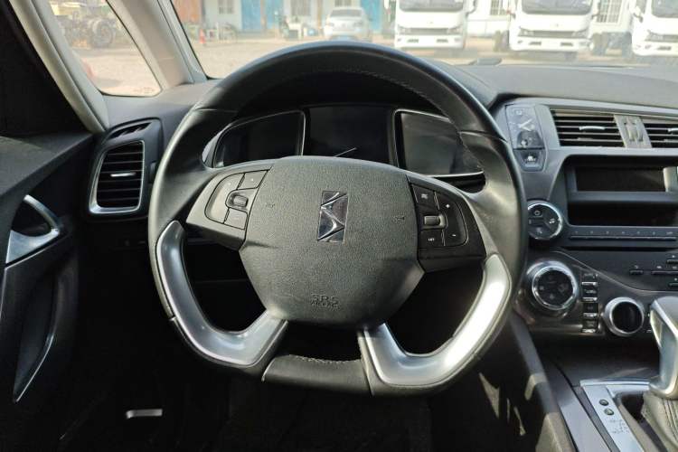 Used DS 5 2014 1.6T Elegant Version THP160 Steering Wheel