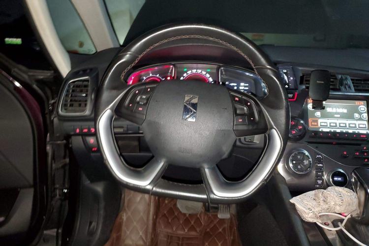 Used DS 5 2014 1.6T Luxury Edition THP160 Steering Wheel