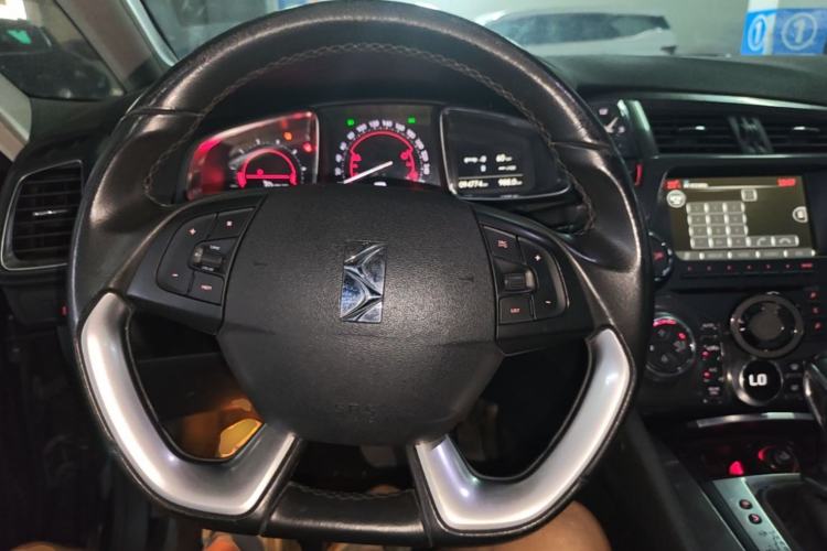 Used DS 5 2014 1.6T Luxury Edition THP160 Steering Wheel