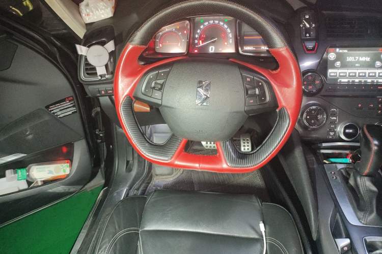 Used DS 5 2014 1.6T Luxury Edition THP200 Steering Wheel