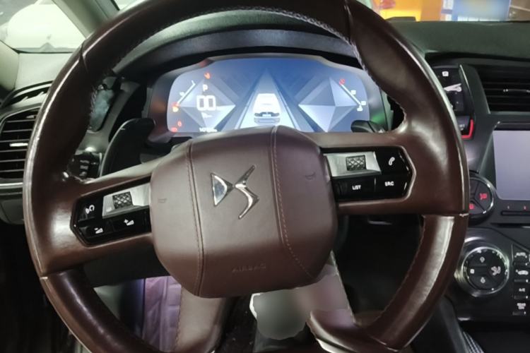 Used DS 5 2014 1.6T Luxury Edition THP200 Steering Wheel