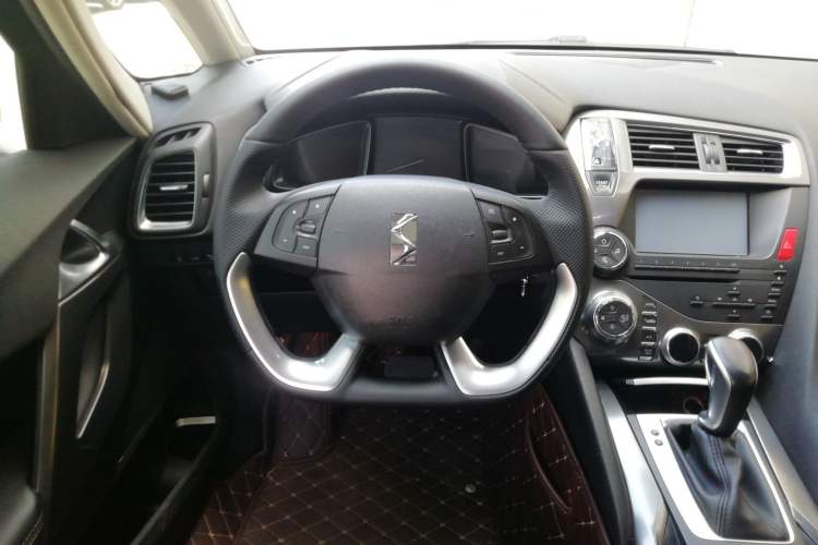 Used DS 5 2014 1.6T Elegant Version THP160 Steering Wheel
