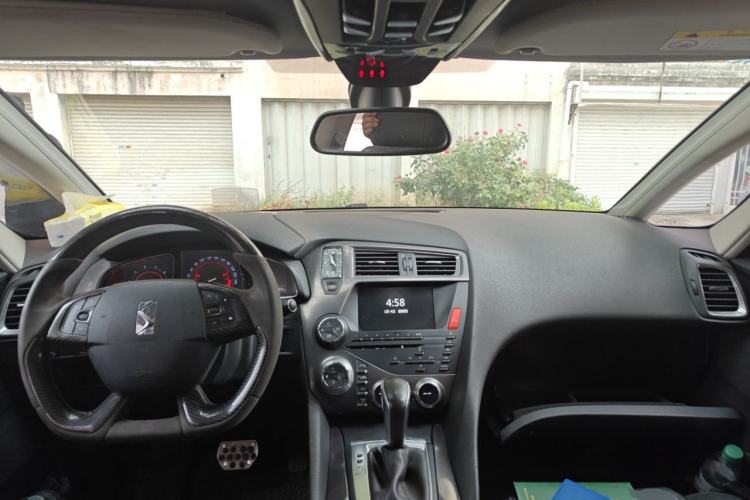 Used DS 5 2014 1.6T Luxury Edition THP160 Center Console
