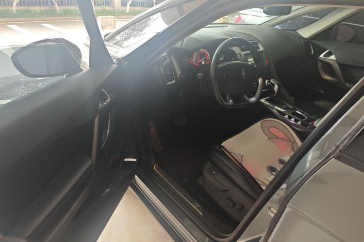 Used DS 5 2014 1.6T Luxury Edition THP160 Driver Seat