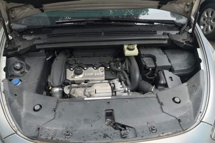 Used DS 5 2014 1.6T Luxury Edition THP200 Engine Bay