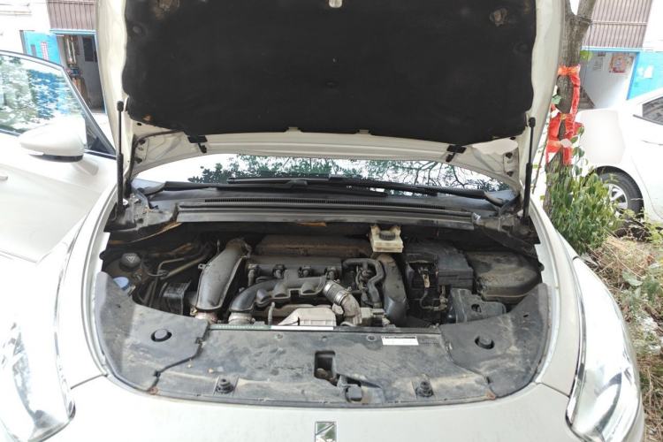 Used DS 5 2014 1.6T Luxury Edition THP160 Engine Bay