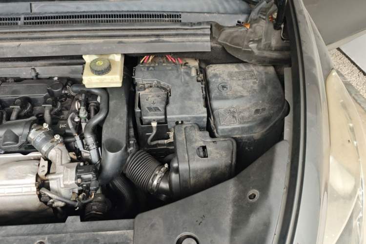 Used DS 5 2014 1.6T Luxury Edition THP160 Engine Bay Left