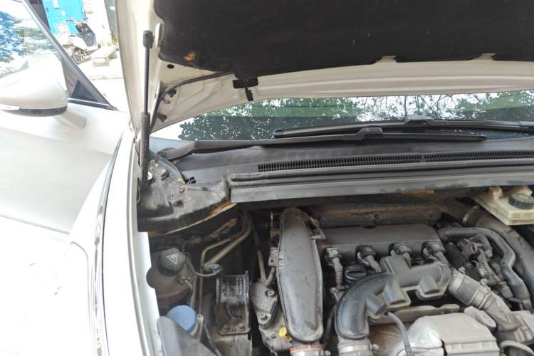 Used DS 5 2014 1.6T Luxury Edition THP160 Engine Bay Right