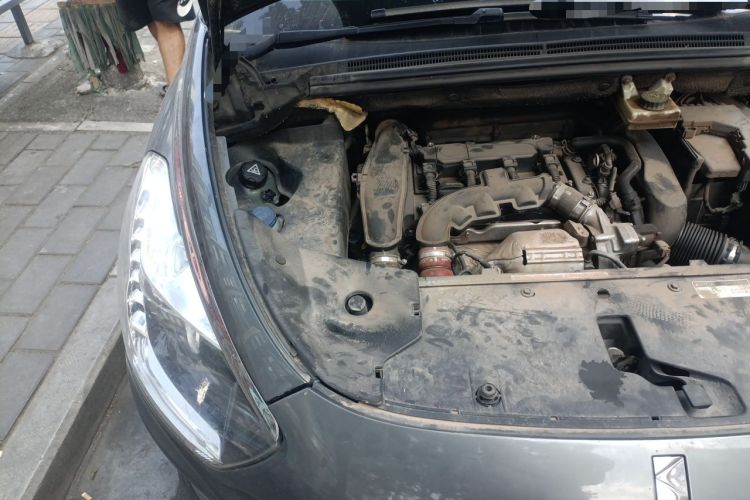 Used DS 5 2014 1.6T Luxury Edition THP160 Engine Bay Right