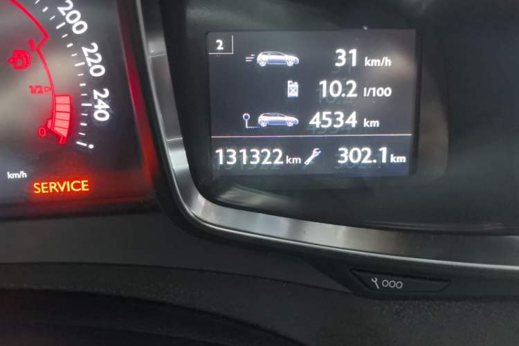 Used DS 5 2014 1.6T Luxury Edition THP200 Odometer Close Up