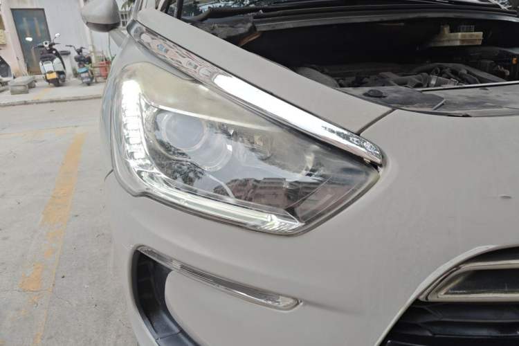 Used DS 5 2014 1.6T Luxury Edition THP160 Right Front Headlight
