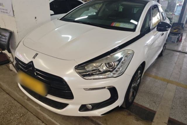 Used DS 5 2014 1.6T Luxury Edition THP200