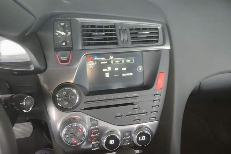 Used DS 5 2014 1.6T Luxury Edition THP160 Audio And AC Panel