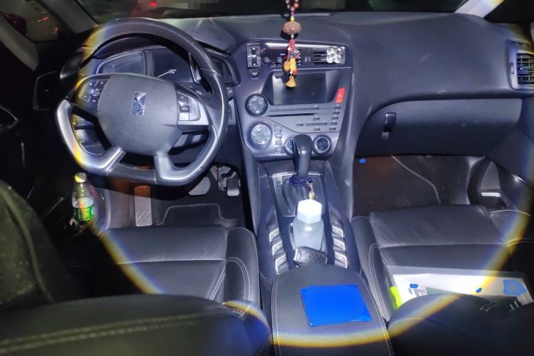 Used DS 5 2014 1.6T Luxury Edition THP160 Center Console