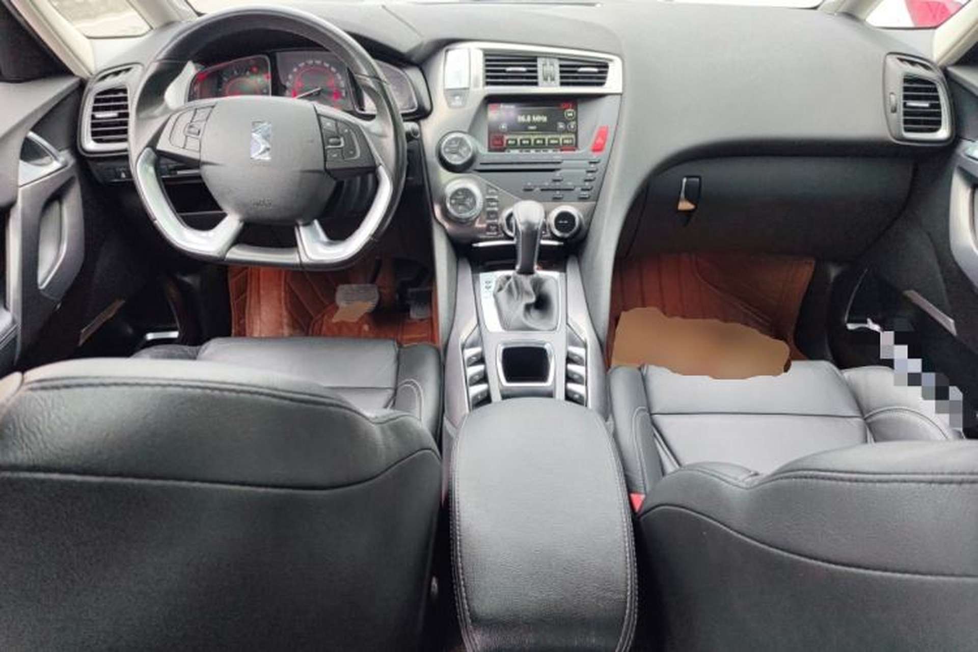 Used DS 5 2014 1.6T Luxury Edition THP160 Center Console