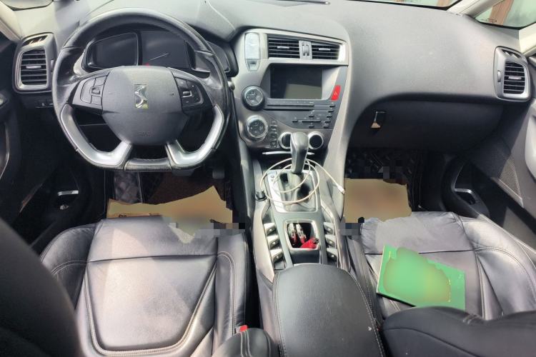 Used DS 5 2014 1.6T Luxury Edition THP160 Center Console