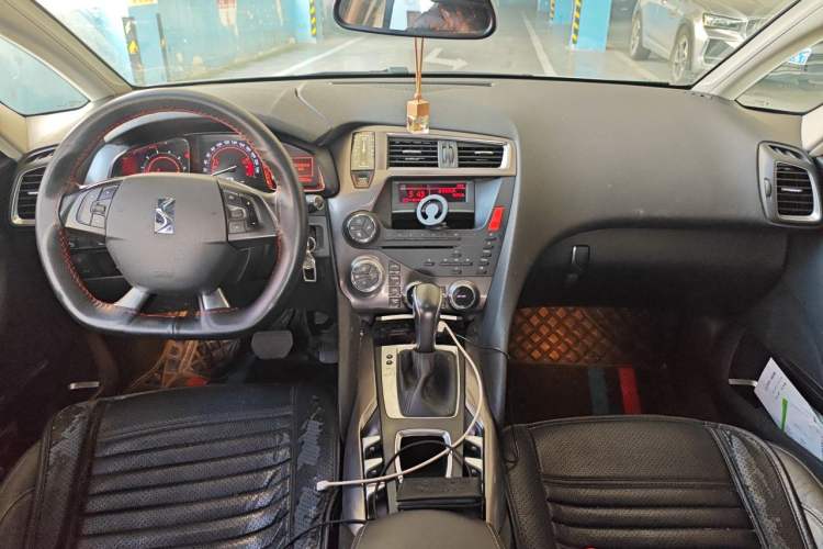 Used DS 5 2014 1.6T Elegant Edition THP200 Center Console