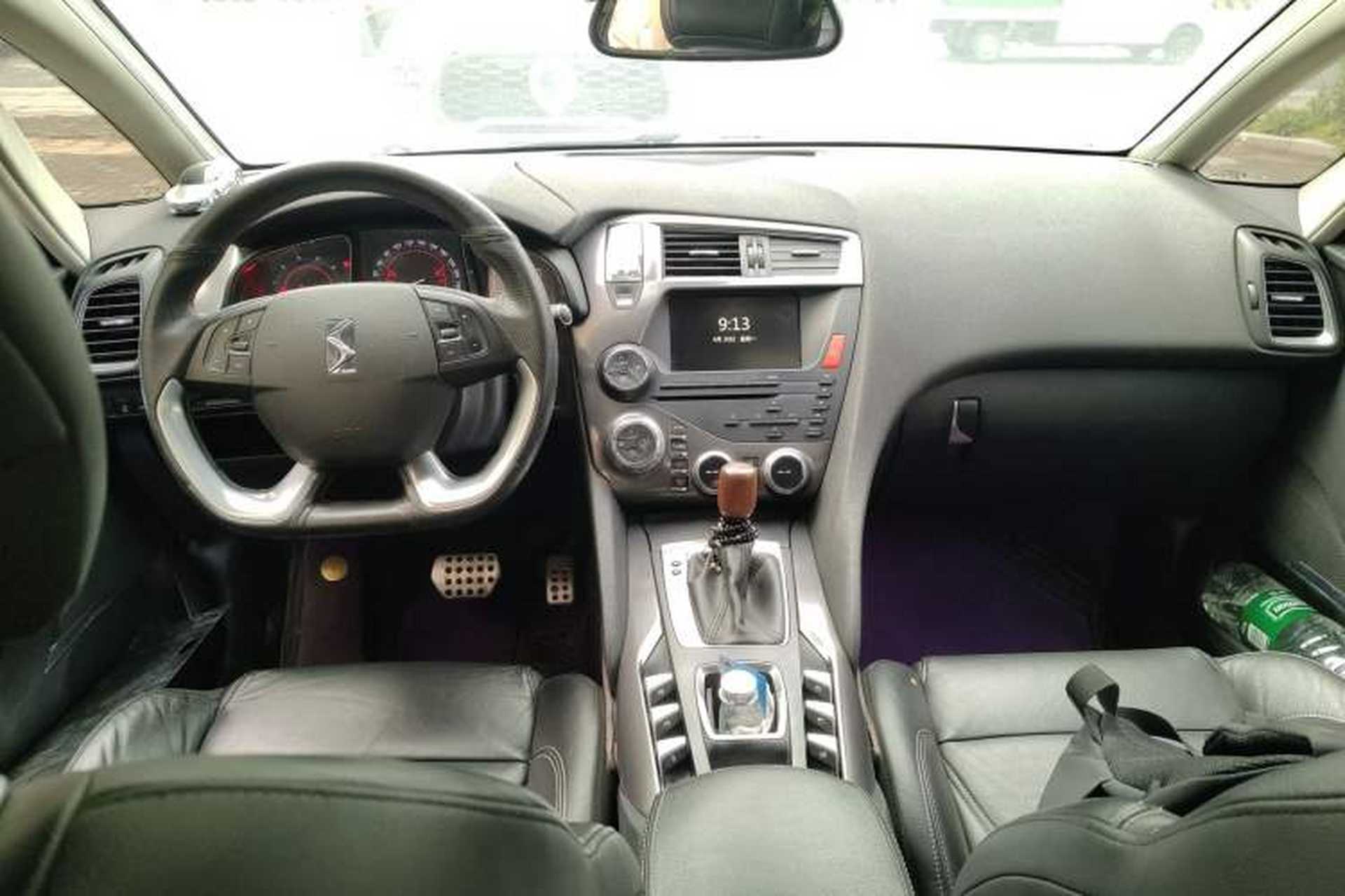 Used DS 5 2014 1.6T Luxury Edition THP200 Center Console