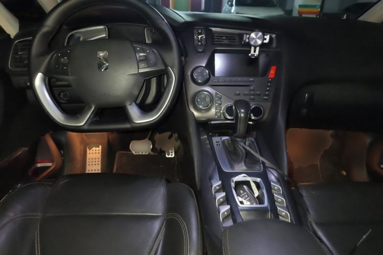 Used DS 5 2014 1.6T Luxury Edition THP200 Center Console