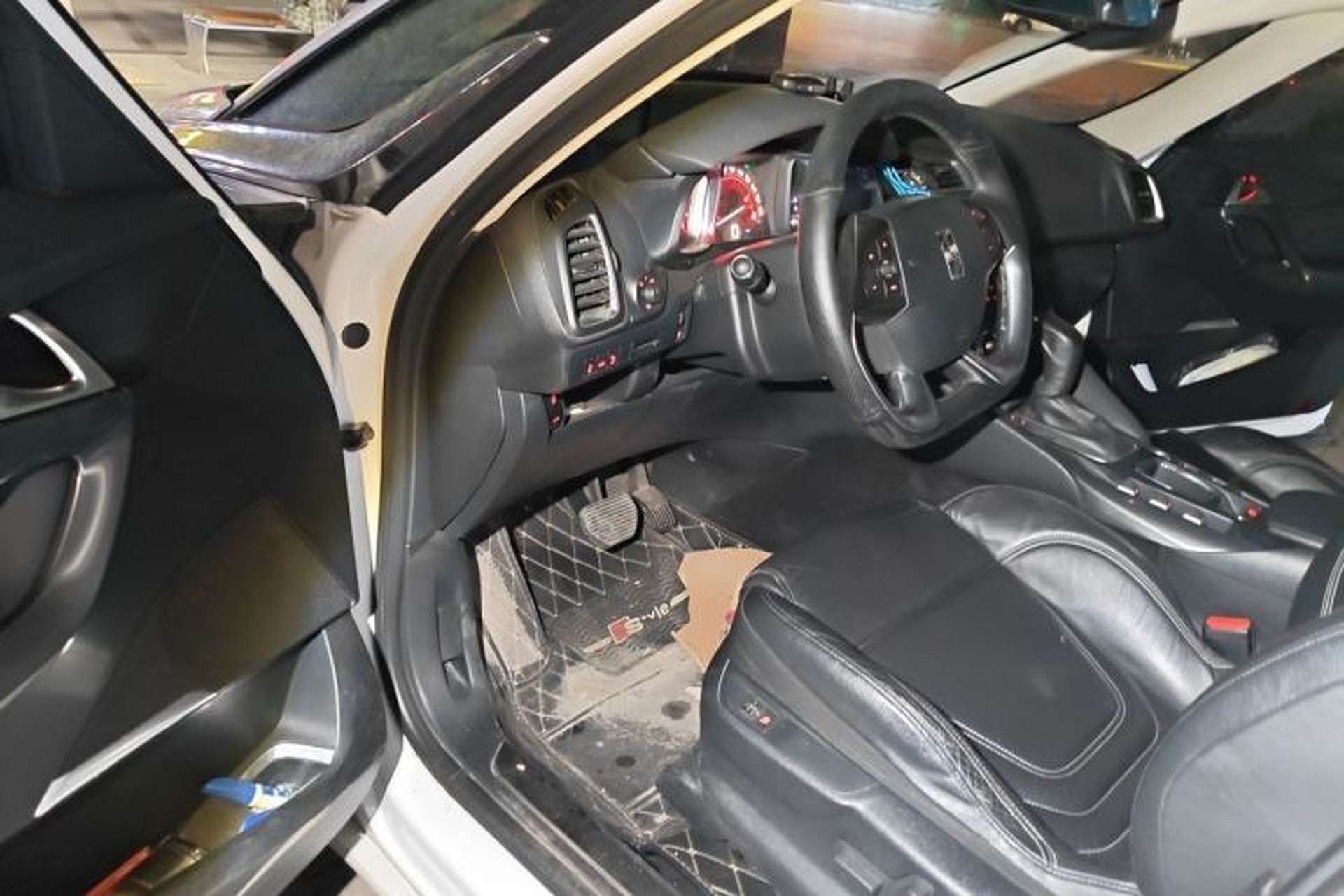 Used DS 5 2014 1.6T Luxury Edition THP160 Driver Seat