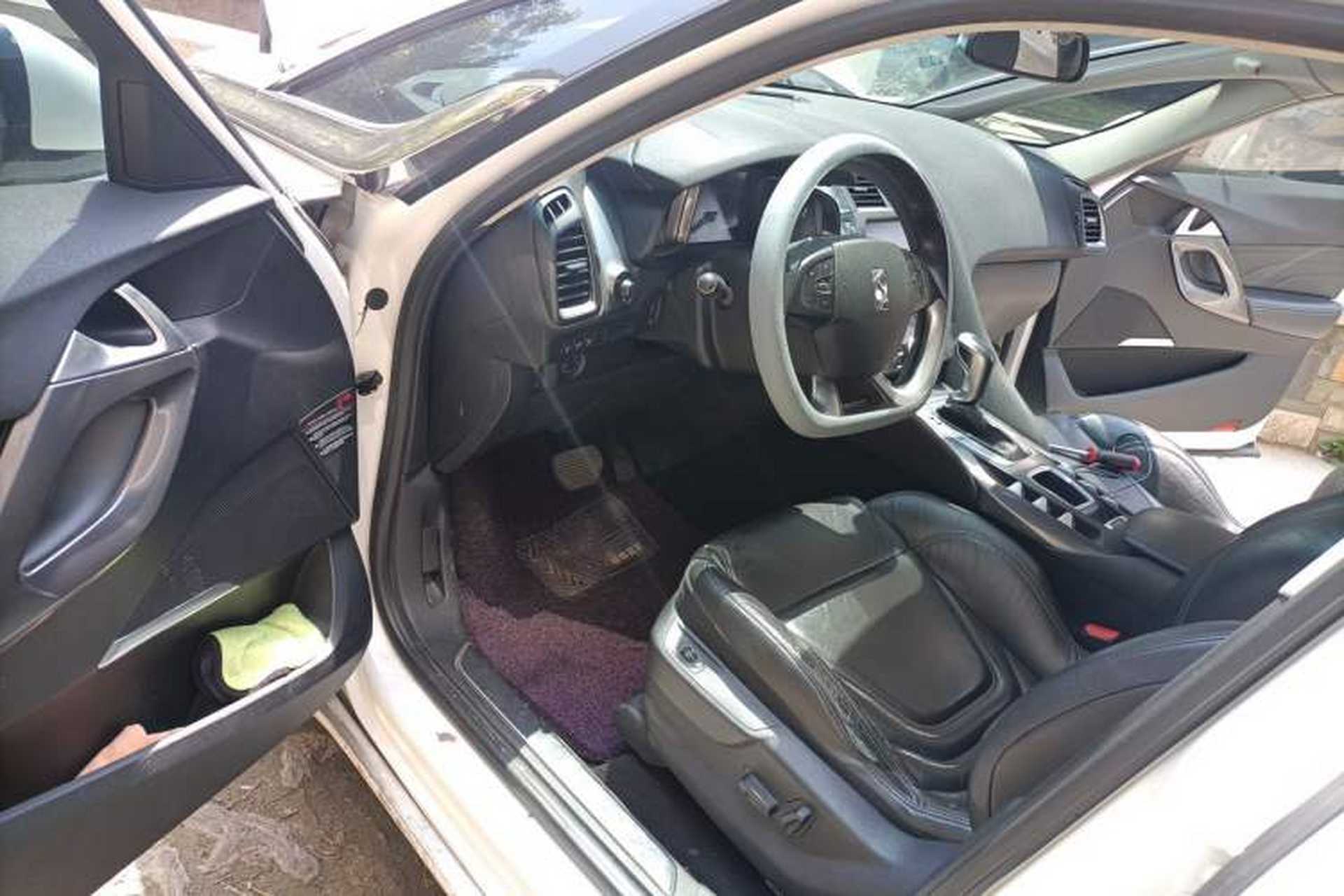 Used DS 5 2014 1.6T Luxury Edition THP160 Driver Seat