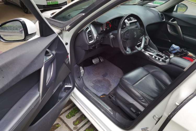 Used DS 5 2014 1.6T Elegant Edition THP200 Driver Seat