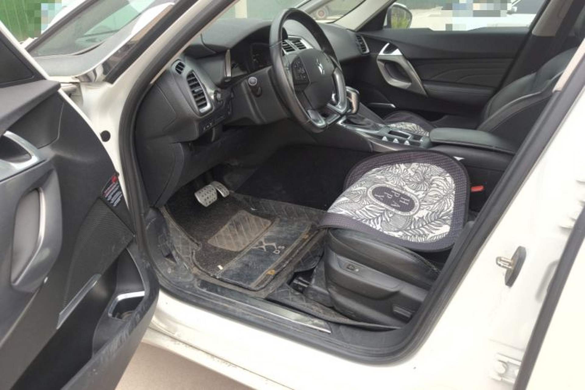Used DS 5 2014 1.6T Luxury Edition THP200 Driver Seat