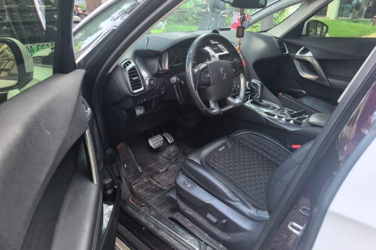 Used DS 5 2014 1.6T Luxury Edition THP200 Driver Seat