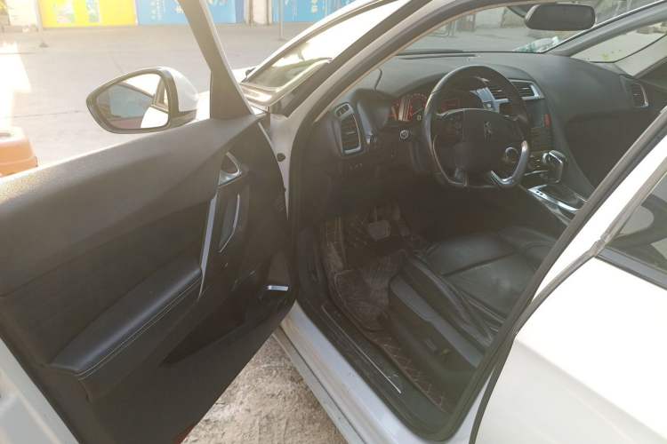Used DS 5 2014 1.6T Elegant Version THP160 Driver Seat