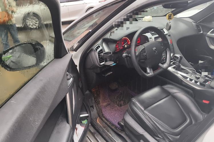 Used DS 5 2014 1.6T Elegant Version THP160 Driver Seat